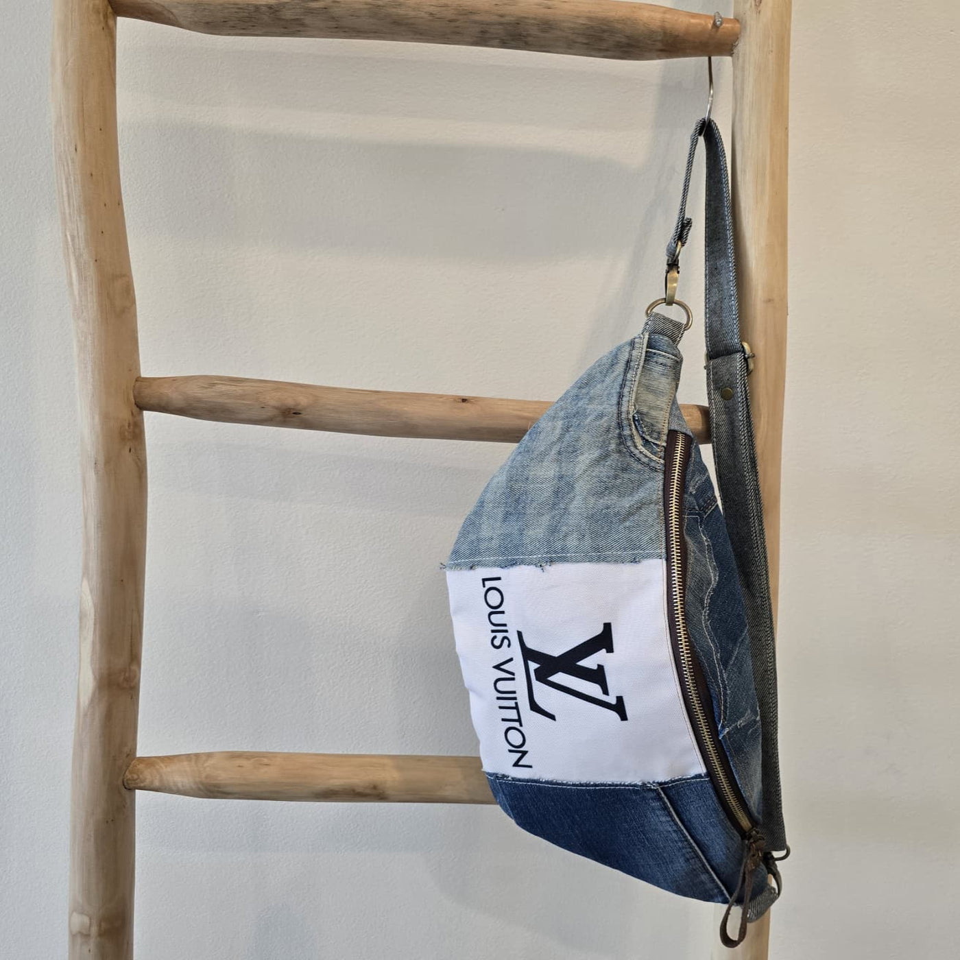 URBAN LUXE SLING